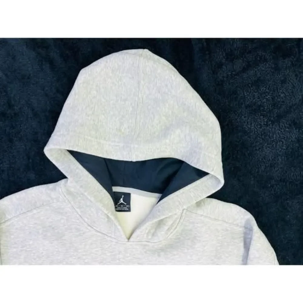Air Jordan Men’s Grey Hoodie Sweater Size M